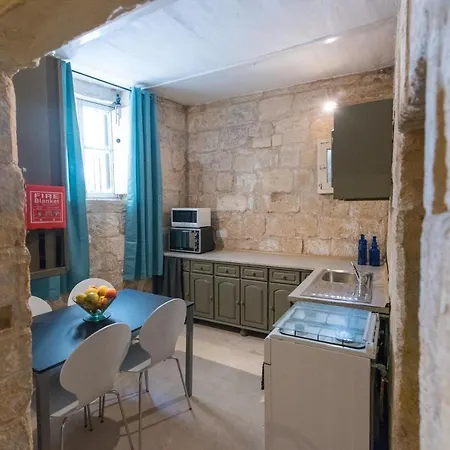 Citta Vittoriosa: In The Heart Of Apartment *