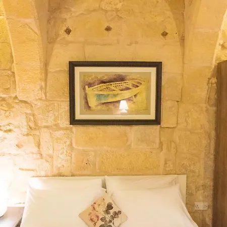 Citta Vittoriosa: In The Heart Of