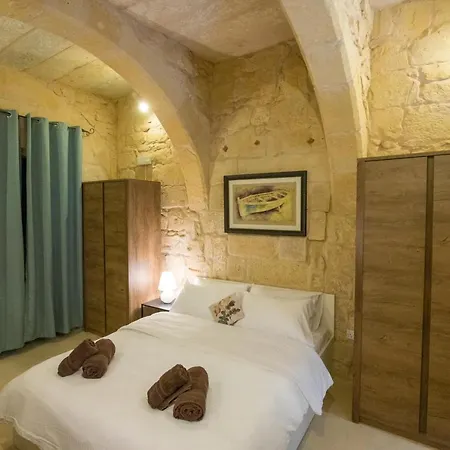 Citta Vittoriosa: In The Heart Of